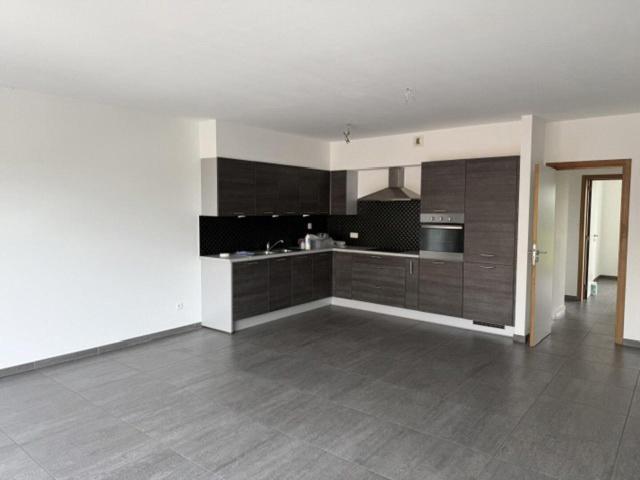 BEL APPARTEMENT DE STANDING 90m2 AU 1ER ETAGE 2 CHAMBRES