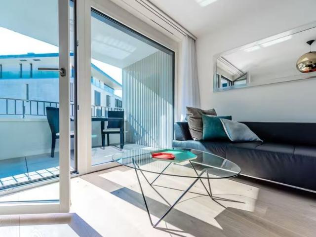 Bel appartement de standing de 3.5p meublé à Montreux avec vue au lac