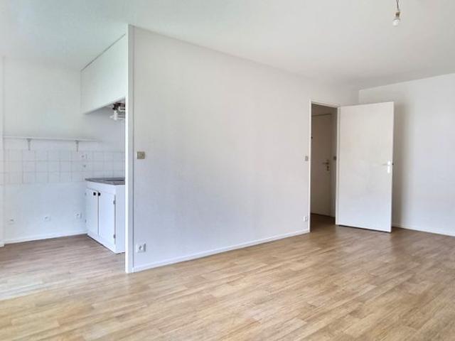 Bel appartement de type 2 pièces avec balcon