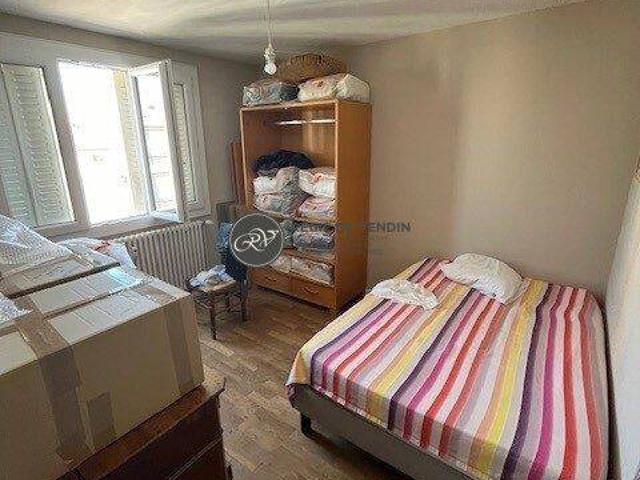 BEL APPARTEMENT DERNIER ETAGE 33 RUE ALEXIS PERRONCEL A VILLEU