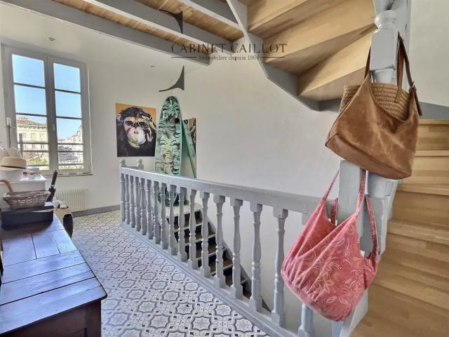 Bel Appartement duplex Saintes hyper centre réf.30641 163m² Saintes