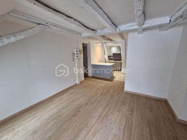 Bel appartement entièrement rénové de 48m2 situé au cœur de Bergerac