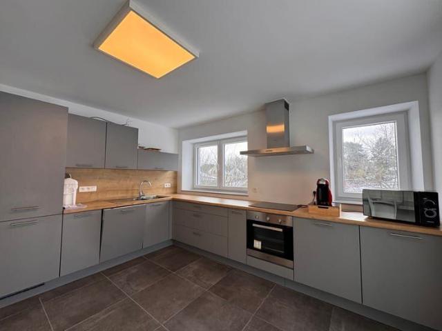 Bel appartement entièrement rénové 2 chambres à Lavacherie