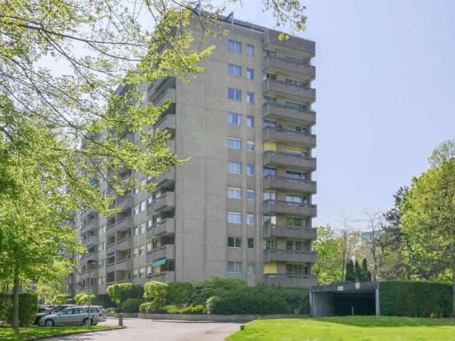 Bel appartement en attique avec terrasse de 6.5 pièces, d'environ 115 m2
