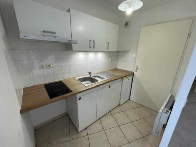 BEL APPARTEMENT EN RESIDENCE SECURISEE AVEC BALCON ET PARKING