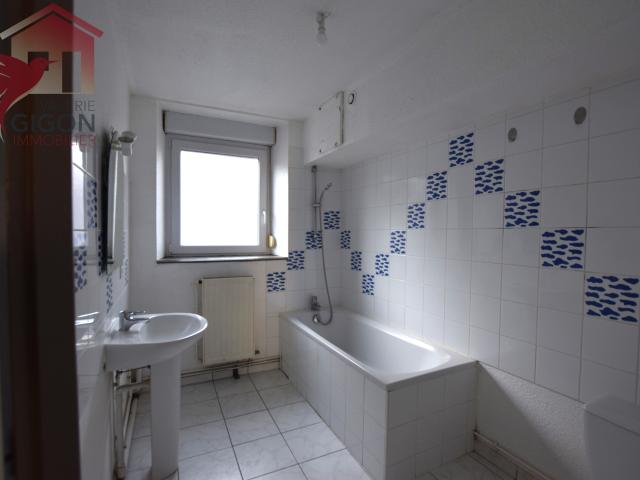 BEL APPARTEMENT F2 RECENT de plain pied loué ADPATE PMR.