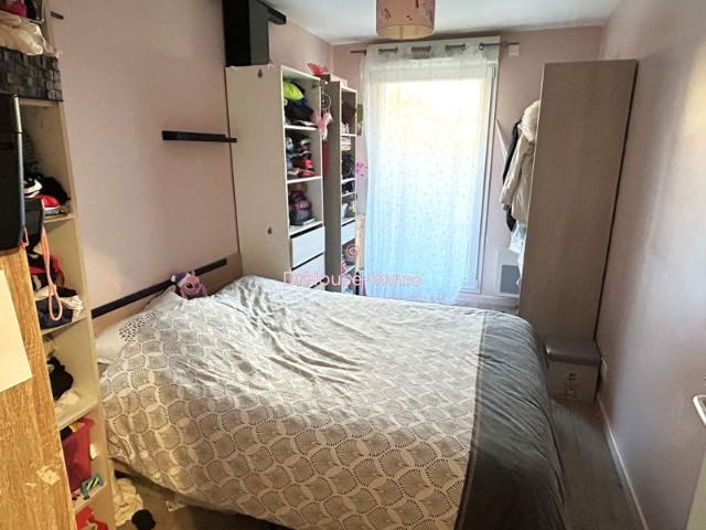 Bel appartement F3 récent en rez de jardin normes PMR place de parking en sous sol