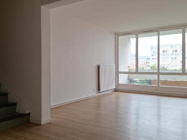 Bel appartement fonctionnel de type 4 en duplex situé à la Galerie de l'Arlequin