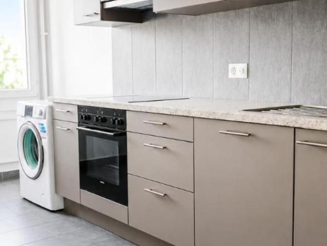 Bel appartement fraîchement repeint, idéalement situé