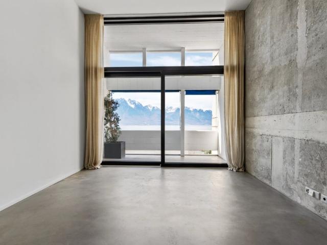 Bel appartement / loft au 4ème étage de 2.5 pièces avec possibilités d'en faire à 3.5 pièces de 150m2