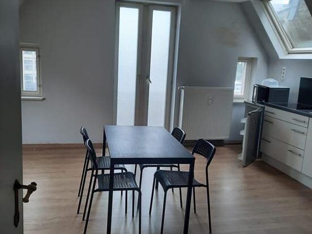 Bel Appartement lumineux 1 ch à louer au centre de Charleroi