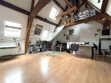 Bel appartement lumineux situé en plein centre ville