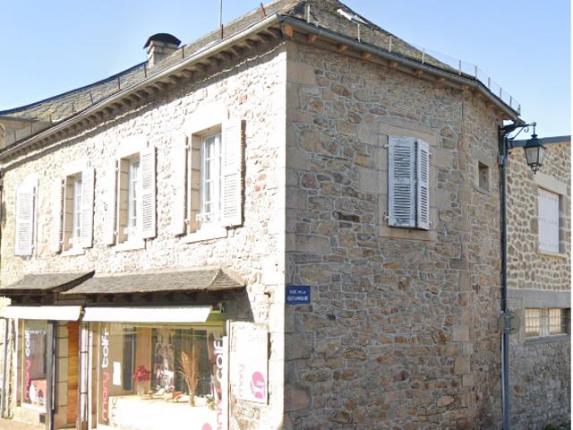 Bel appartement lumineux T3 centre bourg St Privat