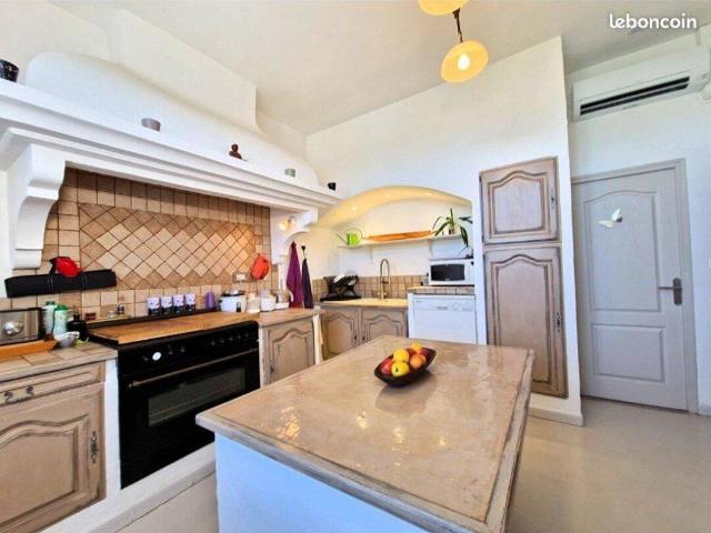 Bel Appartement Meublé T4 – 2 Chambres + Bureau – Étage avec Entrée Indépendante –