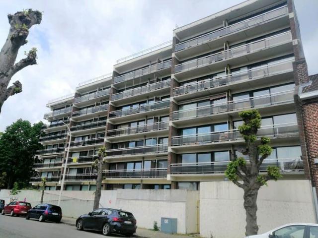 Bel appartement meublé 1 chambre avec park. et cave