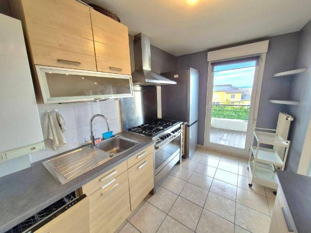 Bel appartement meublé 2 chambres avec balcon, cave, garage et p