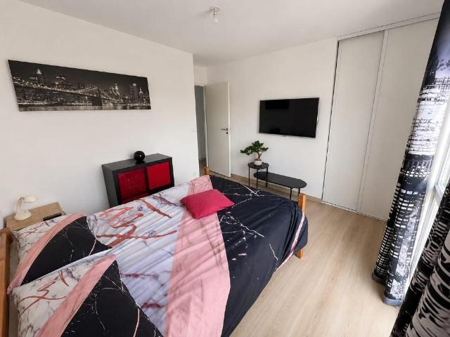 BEL APPARTEMENT NEUF T3 MEUBLE AVEC BALCON EXPOSITION SUD CUISINE EQUIPEE BOURGOIN JALLIEU