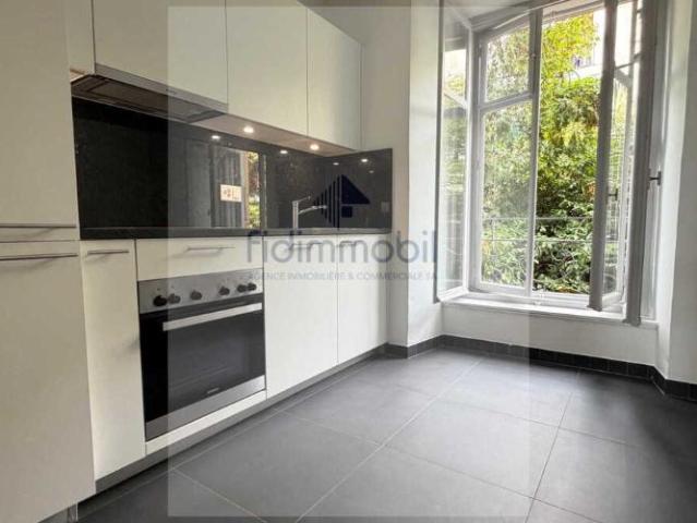 BEL APPARTEMENT SITUE AU CŒUR DE LA VILLE