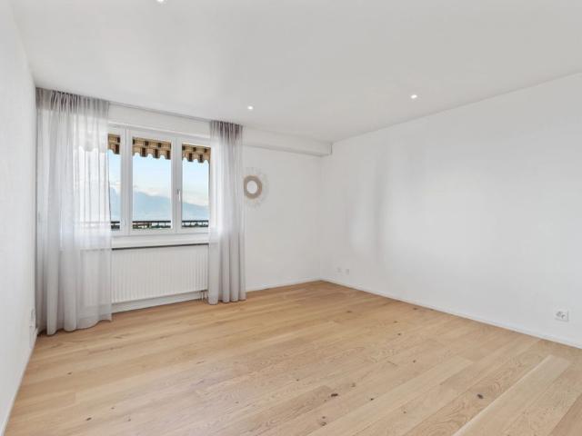 Bel appartement spacieux de 6.5 pièces de 175m2 au 8ème étage