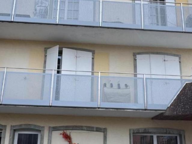Bel appartement spacieux. Découvrez ce bel appartement spacieux et généreusement agencé, idéalement situé au coeur du village de Poliez Pittet, dans un environnement calme et convivial. Vous profiterez d'un cadre de vie agréable tout en restant à seuleme
