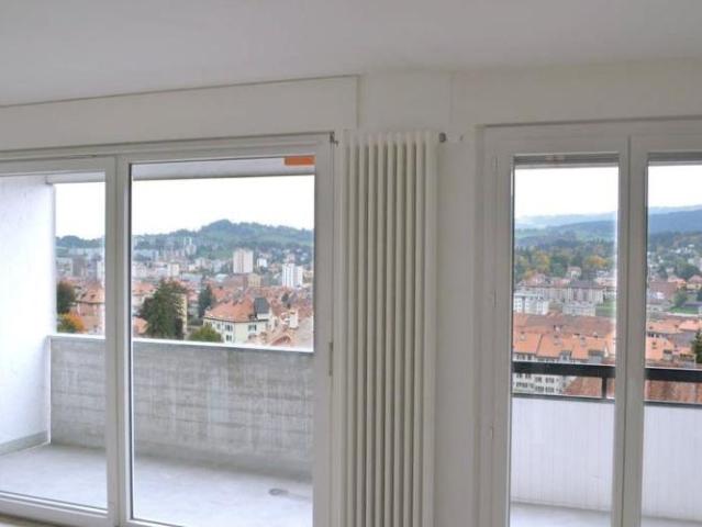 BEL APPARTEMENT, SPACIEUX ET LUMINEUX AVEC BALCON