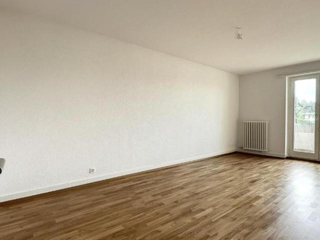 Bel appartement partiellement rénové de 2 pièces au 7ème étage