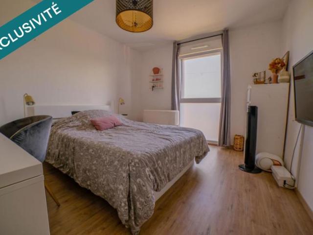 Bel appartement récent avec balcon & 2 parkings