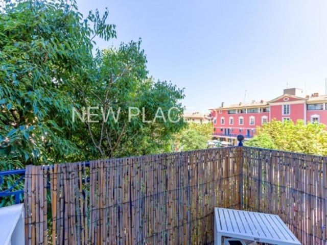 Bel appartement rénové avec balcon