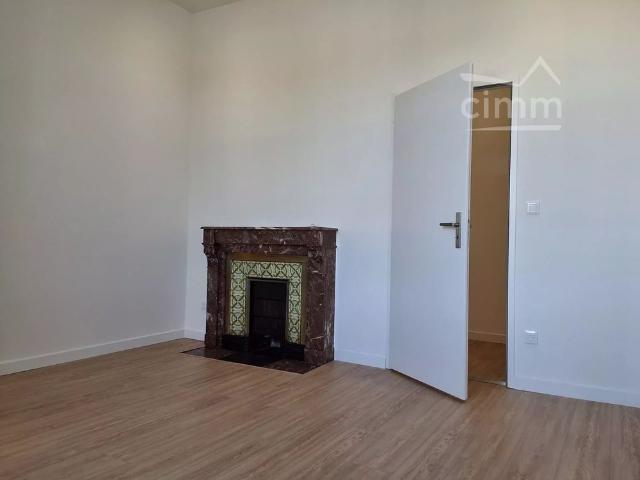 Bel appartement rénové avec GARAGE