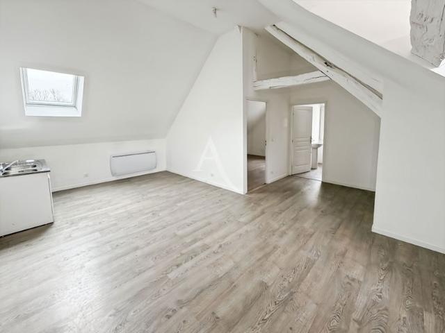 Bel appartement T2 refait à neuf ? Charme de l'ancien & Faibles charges Secteur privilégié: À seulement 6 minutes de Courdimanche