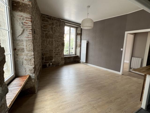 Bel appartement T2 rénové centre ville Saint Céré
