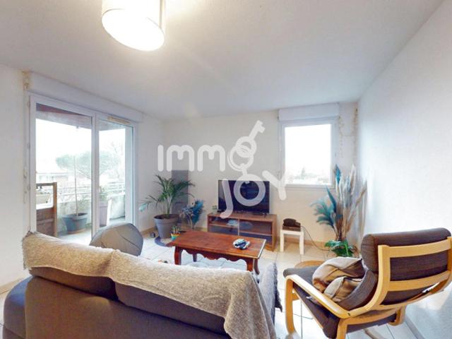 BEL APPARTEMENT T3 DE 61m2 RESIDENCE MONNE DECROIX avec pis