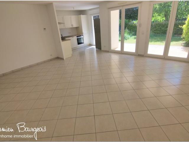 Bel appartement T3 de 75m2 au calme avec box fermé 75m² Sergy