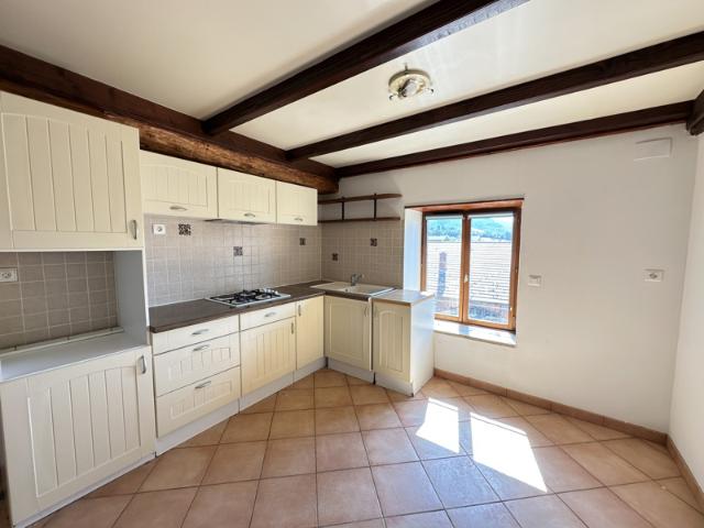 Bel appartement T3 rénové de 53.95m2 à Tramayes