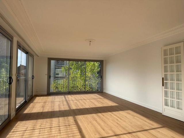 Bel appartement T4 de 114 m² avec balcon cave et parking