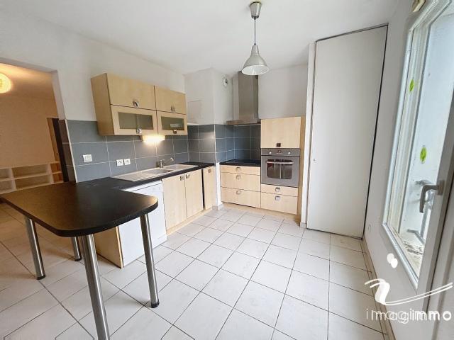 Bel appartement T4 en rez de jardin, terrasse, double garage. 89m² Murviel lès Montpellier