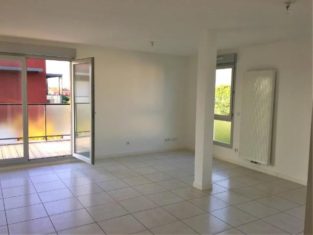 Bel appartement T5 au dernier étage rue de Tauzin Bordeaux