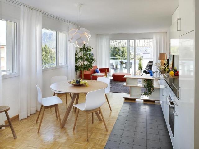 Bel appartement traversant partiellement rénové de 3.5 pièces située au rez de chaussée