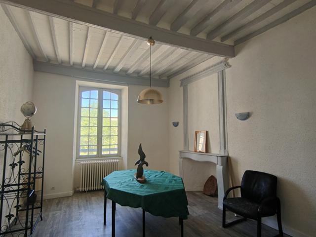 BEL APPARTEMENT TYPE 4 COEUR DE VILLE AUBENAS