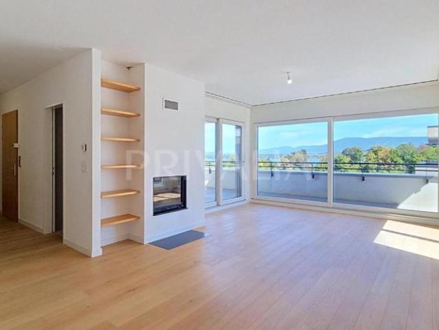 Bel attique de 121 m2 avec terrasse
