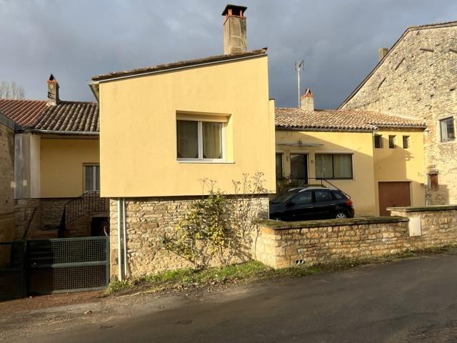 Maison De Village Avec Annexe Louee 192m² Plottes