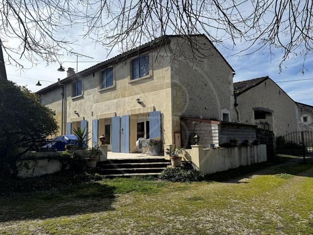 Bel ensemble immobilier 242m² Bellefond