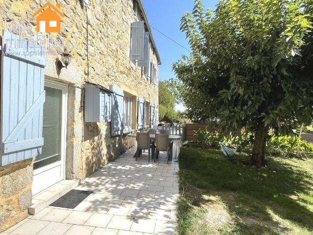 Bel ensemble immobilier 300m² Saint André de Najac