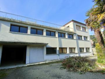 BEL ENSEMBLE IMMOBILIER AVEC TERRAIN LABEGUDE