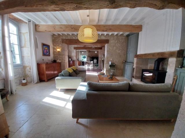 Bel Ensemble Immobilier Proche De Lectoure 390m² Lectoure