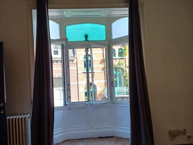 Bel et grand appartement libre Charleroi Ville Haute