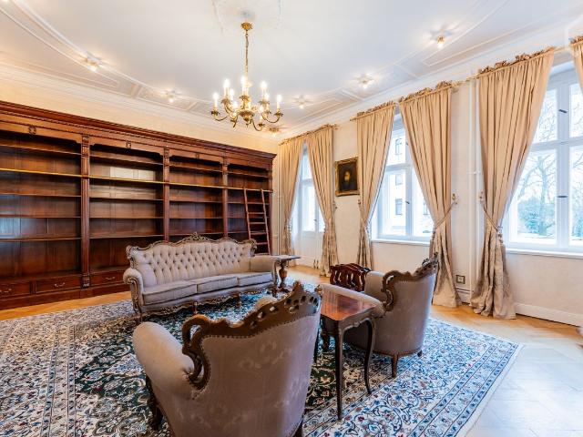 Bel Etage close to Tempelhofer Field, Berlin Amsterdam Apartments for Rent