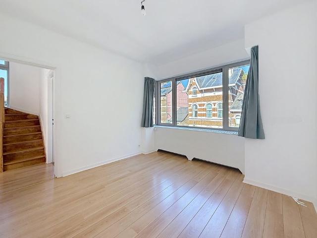 Bel etage met vijf slaapkamers in Uccle