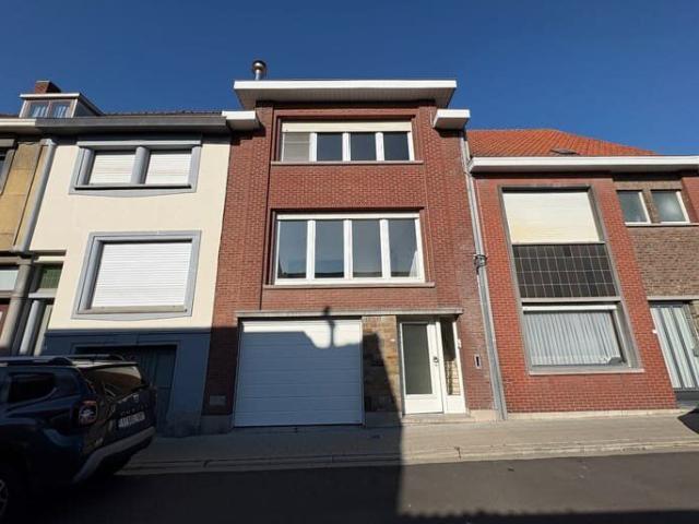 Bel étage met 2 slaapkamers, garage en tuin!