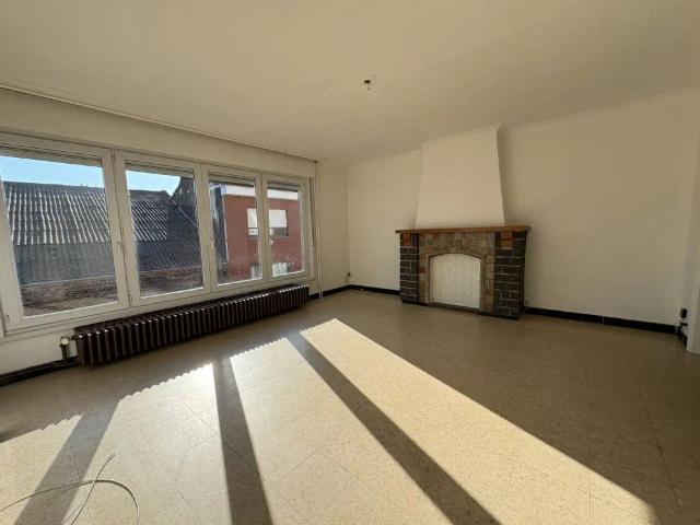Bel étage met 2 slaapkamers, garage en tuin!